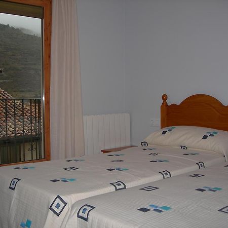Apartamentos Turisticos Rosario กามาเรนา เด ลา เซียรา ภายนอก รูปภาพ