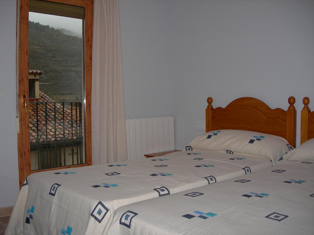 Apartamentos Turisticos Rosario กามาเรนา เด ลา เซียรา ภายนอก รูปภาพ