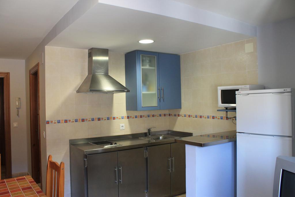 Apartamentos Turisticos Rosario กามาเรนา เด ลา เซียรา ห้อง รูปภาพ