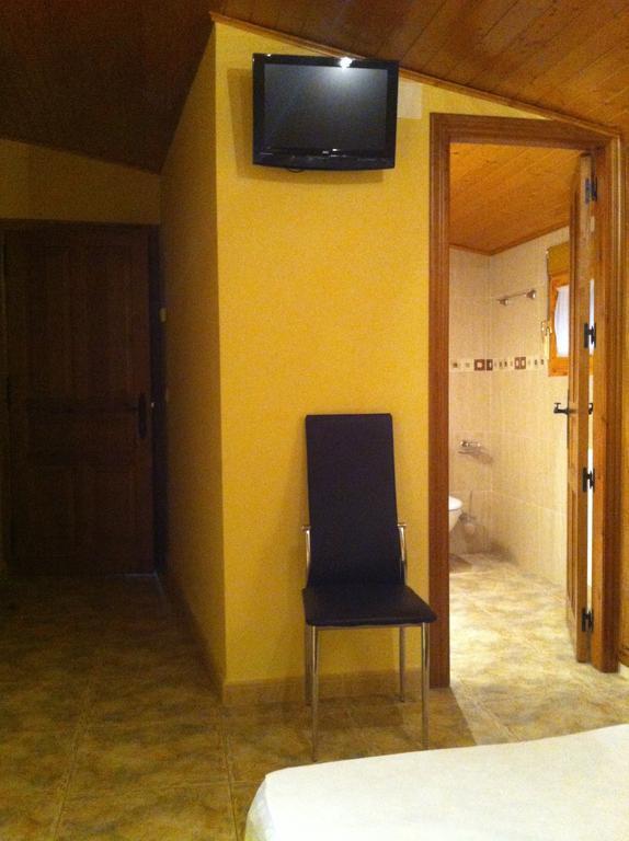 Apartamentos Turisticos Rosario กามาเรนา เด ลา เซียรา ภายนอก รูปภาพ